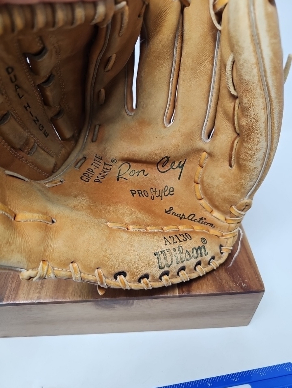 Vintage Wilson tan leather Ron Cey Pro Style baseball glove